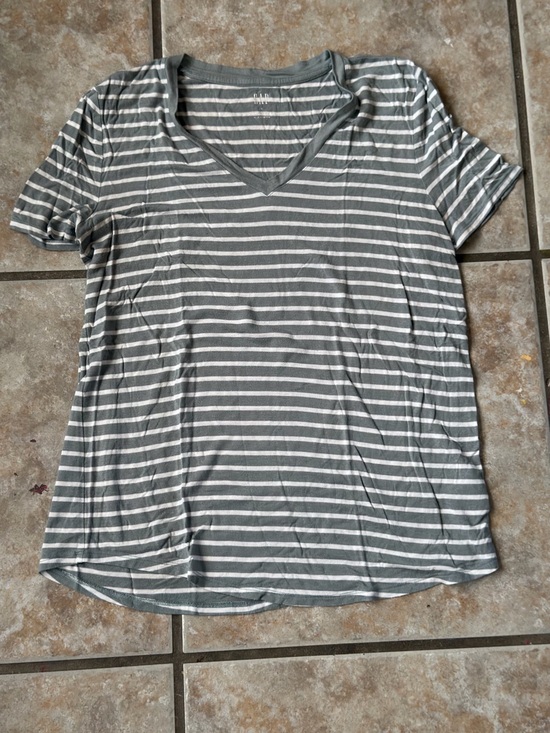 GAP Dresses & Skirts - GAP Gray & White Striped V-Neck Short Sleeve Tee